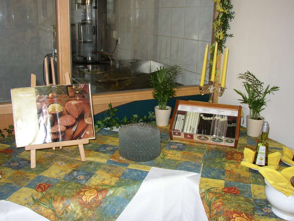 Akzent Parkhotel Trebbin Restoran fotoğraf